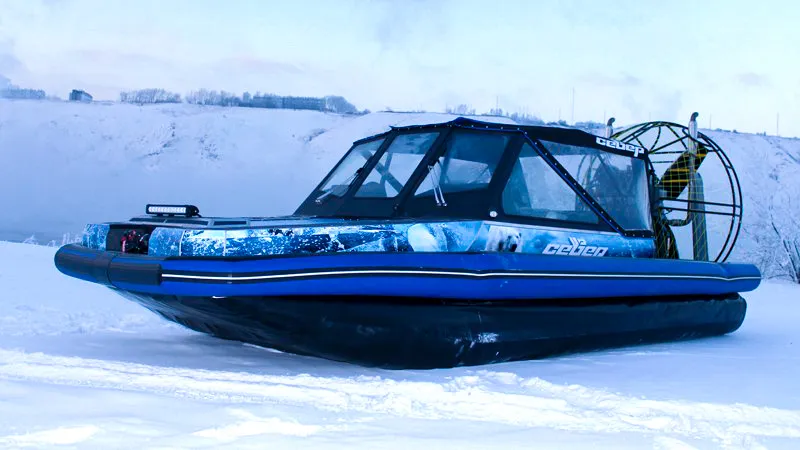 Иллюстрация Лодка Север на снегу